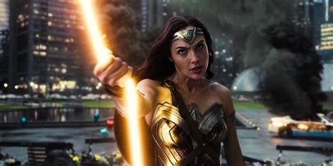 Mulher Maravilha Novo Filme Será Soft Reboot Com Gal Gadot Diz Rumor