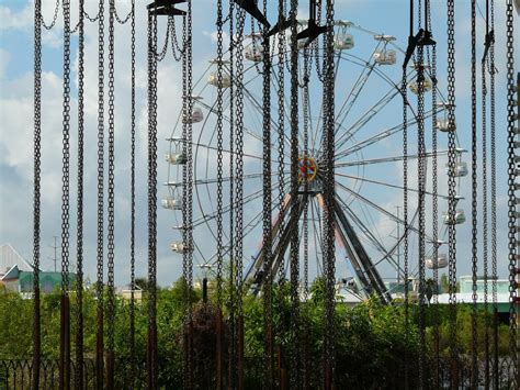 Abandoned Six Flags New Orleans in chains (and got this right finally