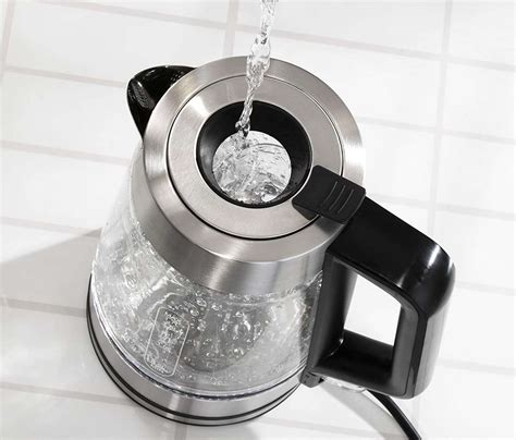 Daewoo L W Easy Fill Kettle With Illuminated Glass Body