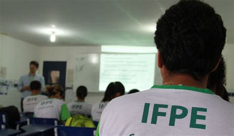 IFPE abre seleção para 30 vagas em pré vestibular gratuito em campus no