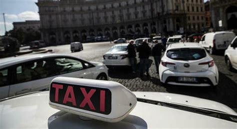 Taxi domani mercoledì 24 lo sciopero nazionale stop dalle 8 alle 22