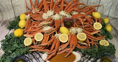 How To Cook And Eat Crab Legs | Myrtle Beach Seafood Buffet Restaurant