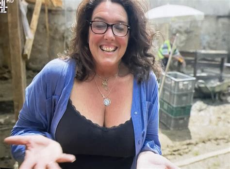 Bettany Hughes - Page 4 - Celebrities - Curvage