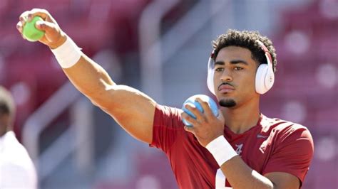 Alabama Star QB Bryce Young Suffers Serious-Looking Shoulder Injury