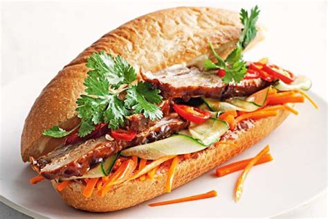 Bánh mì Việt Nam: Từ món ăn bình dân vươn ra thế giới