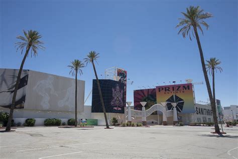 ‘Going to be a ghost town’: Primm’s future outside of gas stations in ...