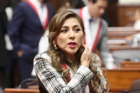 Lady Camones Rechaza Propuesta De Retirarse Del Hemiciclo Durante