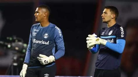 Grêmio define situações de Adriel e Gabriel Grando