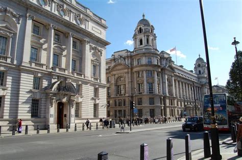 uk trust formation  benefits offshore asset protection trusts