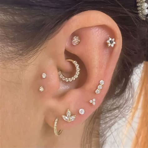 Épinglé par Just Peachy sur Jewelry and piercings Piercing oreille