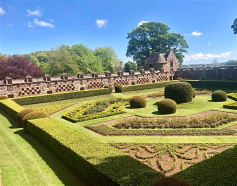 Edzell Castle | Full Castle History | Day Visit Tickets