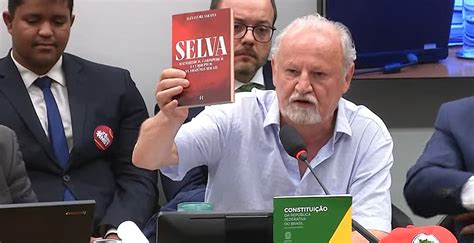 Cpi Do Mst Ao Lado De Salles Stedile Indica Livro De Pol Tica