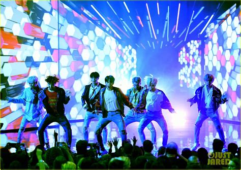 BTS Rocks The AMAs 2017 With DNA Performance Video Photo 3990224