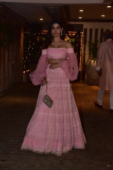 Diwali Bash Khushi Kapoor Steals The Attention In Pink Lehenga