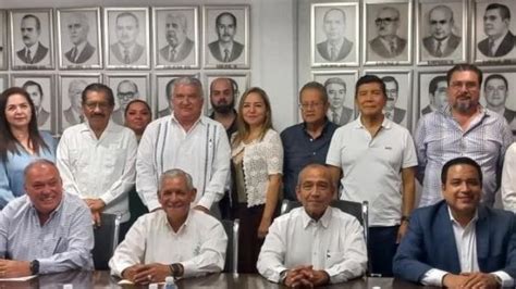 José Tomás Méndez rinde protesta como presidente de la Canaco en Veracruz