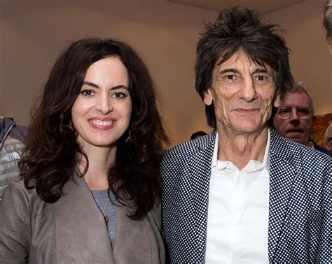 Ronnie Wood 68 Reveals His Wife 38 Is Pregnant With Twin Girls Closer Weekly Closer Weekly