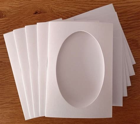 Oval Aperture Tri Fold Card Blanks A6 Christmas Green Red 5 Pack