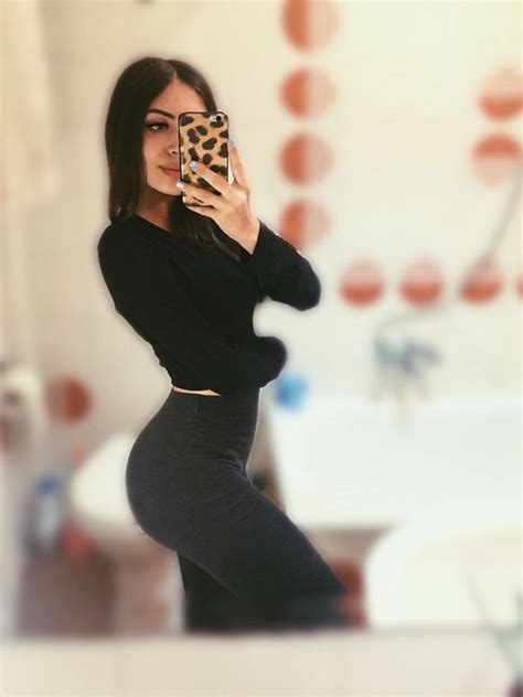 Booty Beauty Selfie Mirror Photo Pose Booty Poses Selfie Mirror Girls Figure Poses