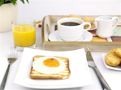 Premium Photo | Fried egg on toast