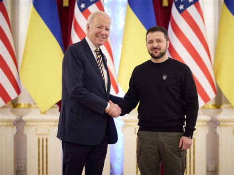 Krieg in der Ukraine US Präsident Biden in Kiew Historischer und