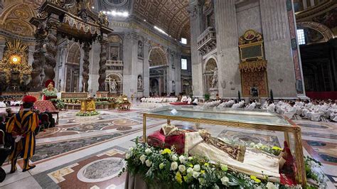 Kirche und Leben de Papst Franziskus mahnt Rückkehr zum Konzil und