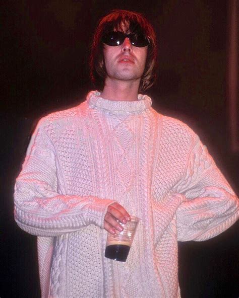 Liam Gallagher Pics ☁️ en Instagram: “Knebworth 2nd night 1996 ⚡️🔥 ⠀ ⠀ #liamgallagher #oasis # ...