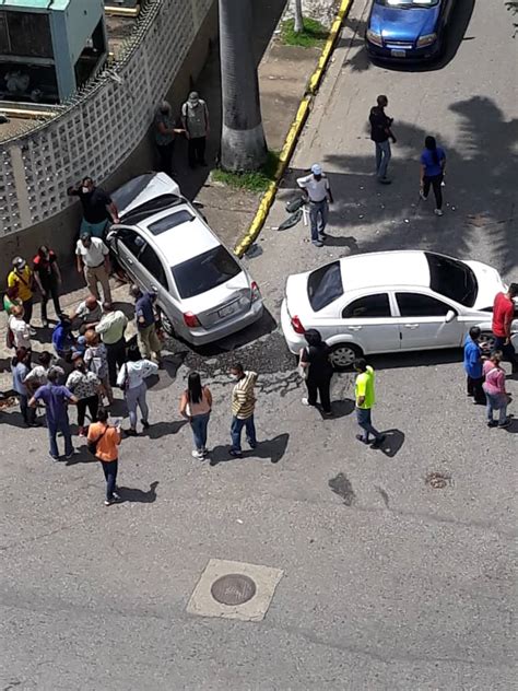 Choque En La Urbanizaci N Prebo Dej A Una Joven Lesionada