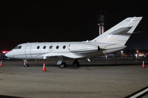 N Bm Dassault Falcon At Kcle Nice Old School Falcon C Flickr