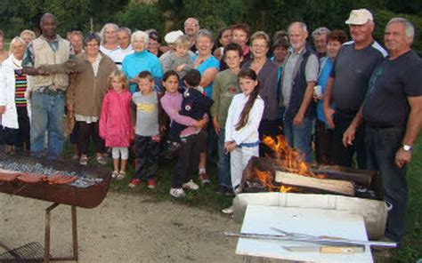 Centre Social Et Mosaik Personnes Au Repas D T Le T L Gramme