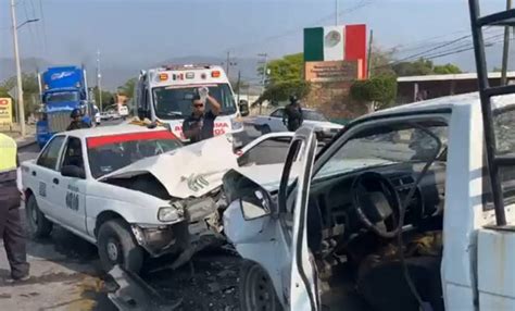 Choque De Veh Culos Deja Prensado A Taxista En Iguala El Faro De La