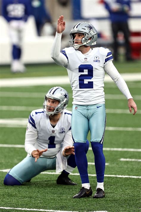 how much would it cost to buy the dallas cowboys