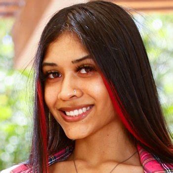 Reina Hart Babe Page Watch This Pornstar On FreeOnes