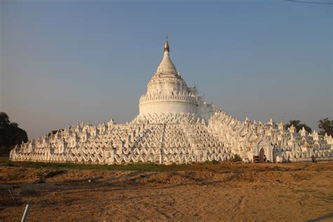 The road to Mandalay city - TRAVEL COCKTAIL