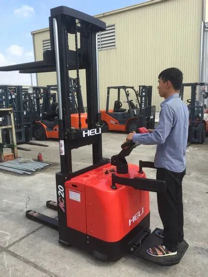 Heli Cdd20 Warehouse Forklift 2 Ton Electric Stacker Pallet Stacker In