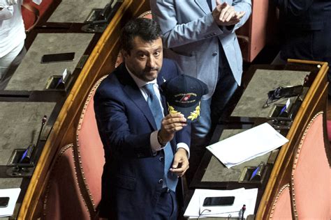 La Clamorosa Gaffe In Diretta Del Tg Sul Caso Open Arms Salvini Non