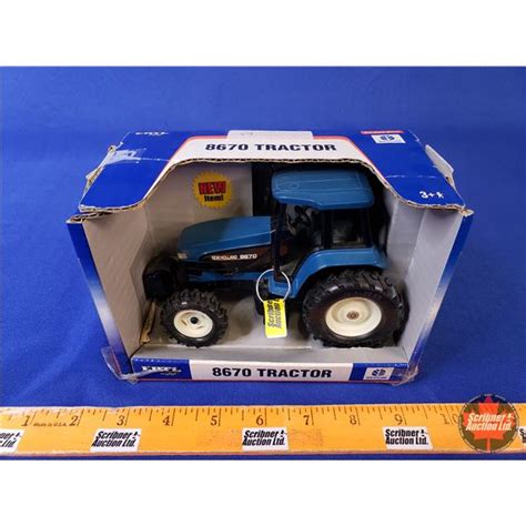 New Holland 8670 Tractor (Scale 1:32) (Ertl) (SEE PICS!)