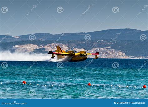 Amphibious Water Drop Firefighting Aircraft Stock Photo - Image of ...