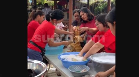 Imlek Di Bali Tradisi Pembersihan Vihara Dharmayana Kuta Menjadi