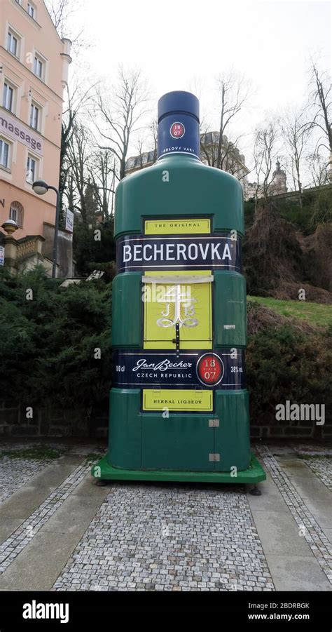 Becherovka Karlovy Variieren Fotos Und Bildmaterial In Hoher