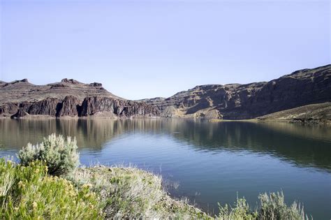 Lake Owyhee, Oregon | Oregon road trip, Oregon travel, Lake