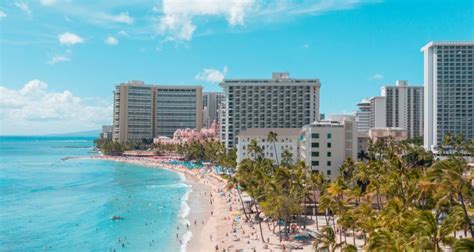 11 Oceanfront Waikiki Hotels: Actually on the BEACH - Yes to Hawaii