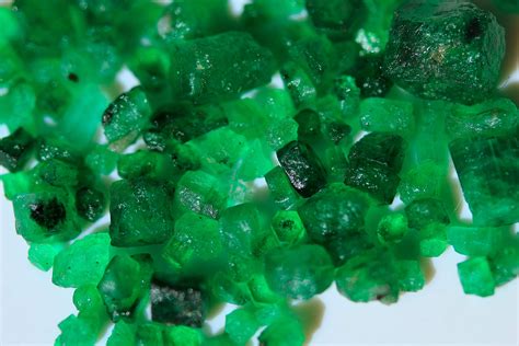 Raw Emerald Gemstones | Rough Emerald Stones – Natural Emeralds