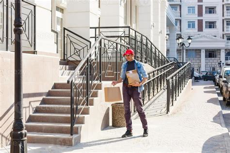 Man Delivering Online Grocery Order Stock Photo At Vecteezy