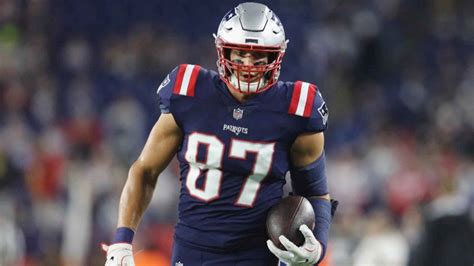 Rob Gronkowski Workout Player Nutrition And Exercise Info Ps