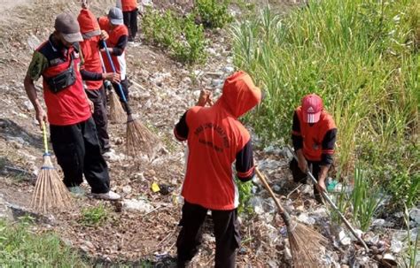 Volume Sampah Di Kawasan Slg Kediri Saat Pergantian Tahun Naik Berkali