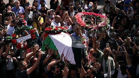 Palestina Incidentes En El Funeral De La Periodista De Al Jazeera