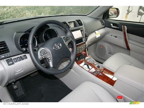 Ash Interior 2013 Toyota Highlander Hybrid Limited 4WD Photo #74504036 ...