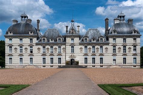 Château de Cheverny (Cheverny, 1635) | Structurae