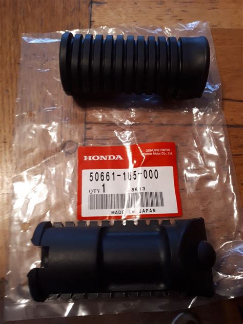 GENUINE HONDA C50 C70 C90 PAIR OF FOOTREST RUBBERS 50661 165 000 QTY 2