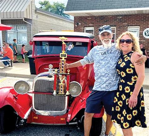 Dawg Days Of Summer Saunter Into Capac Tri City Times